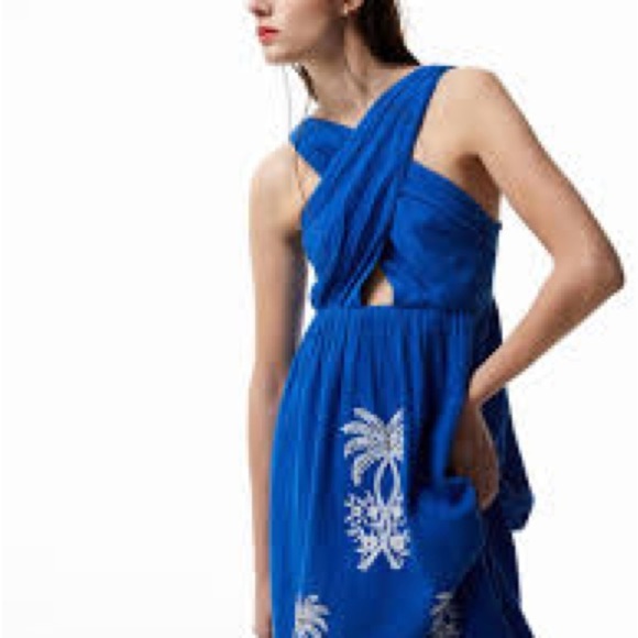 Chic Blue Maxi Dress with White Detailing - Picture 2 of 3